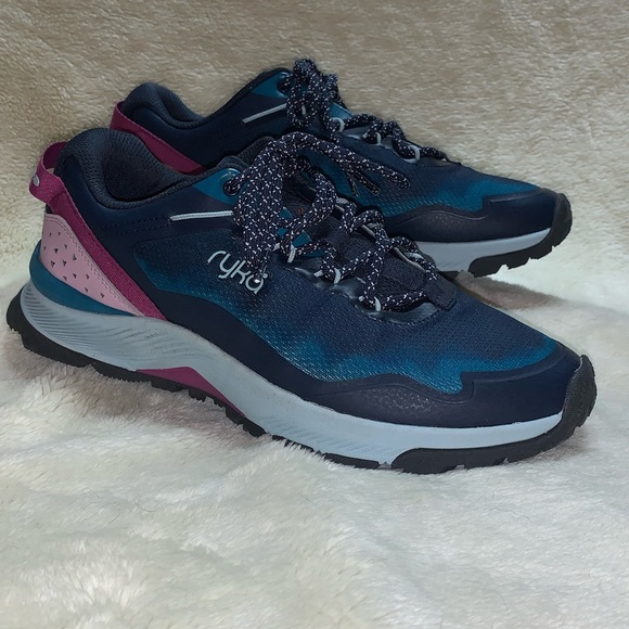 Ryka Shoes - Ryka premium Trek walking/hiking/trail shoes leather/fabric/faux leather 9 wide